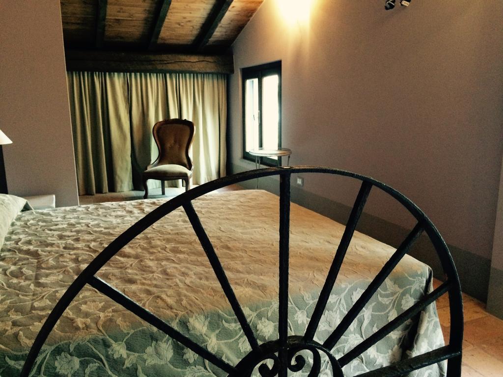 La Finestra Sul Po - Agriturismo Monticelli d'Ongina Room photo